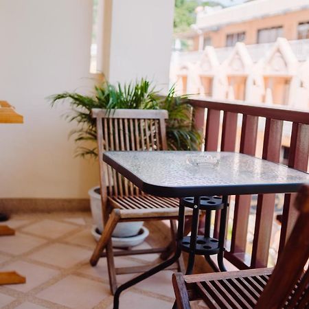 Patong Beach Side Hotel Экстерьер фото